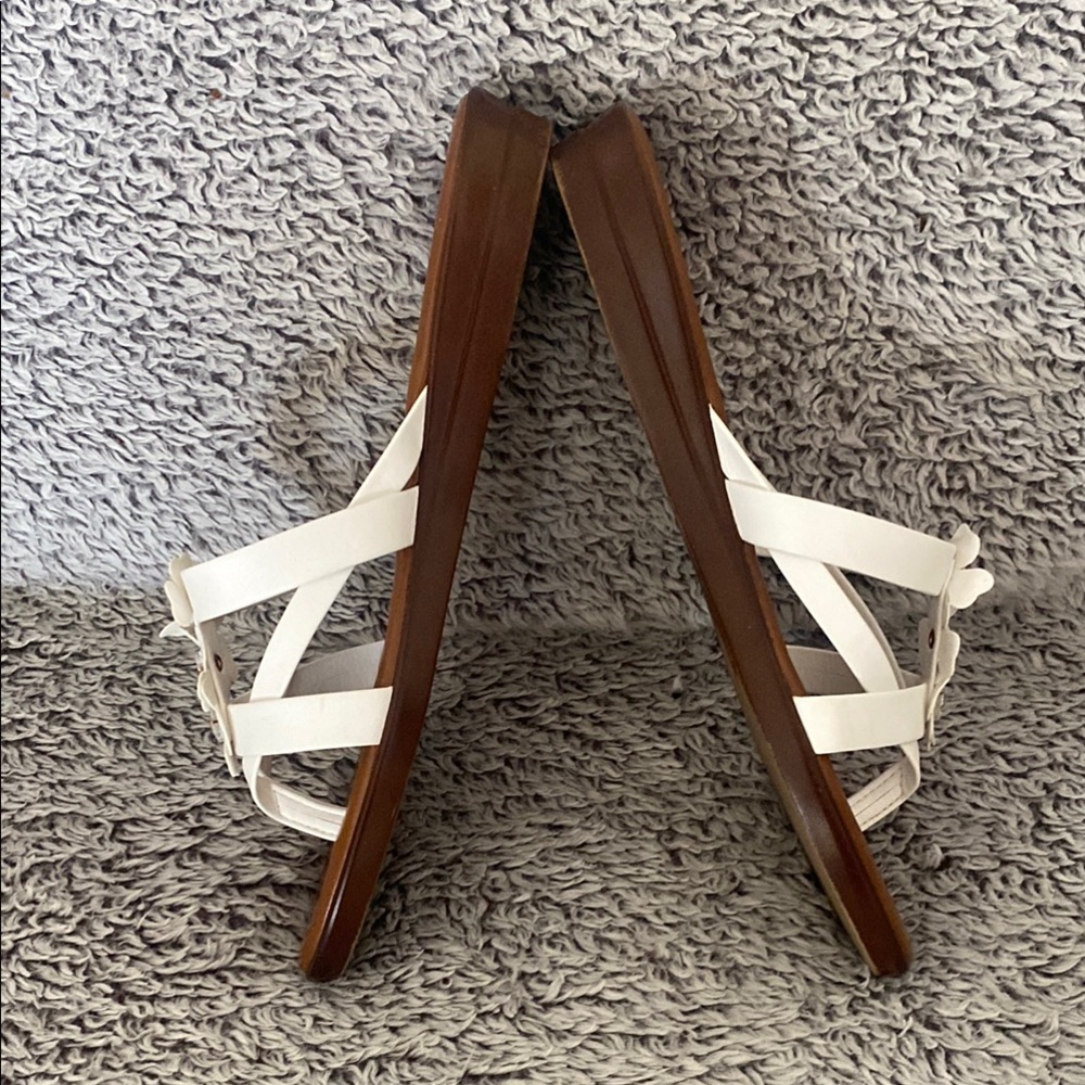 Italian Shoemakers White and Brown Thong Sandals with Woven Straps - Picture 2 of 4